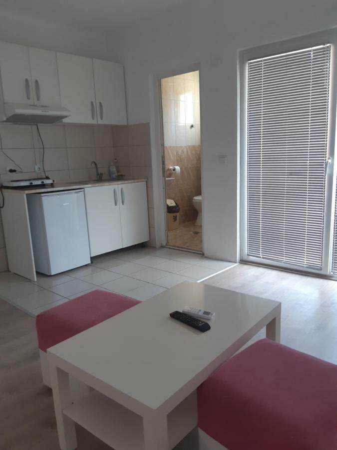 Apartments Ana Dojran Екстер'єр фото